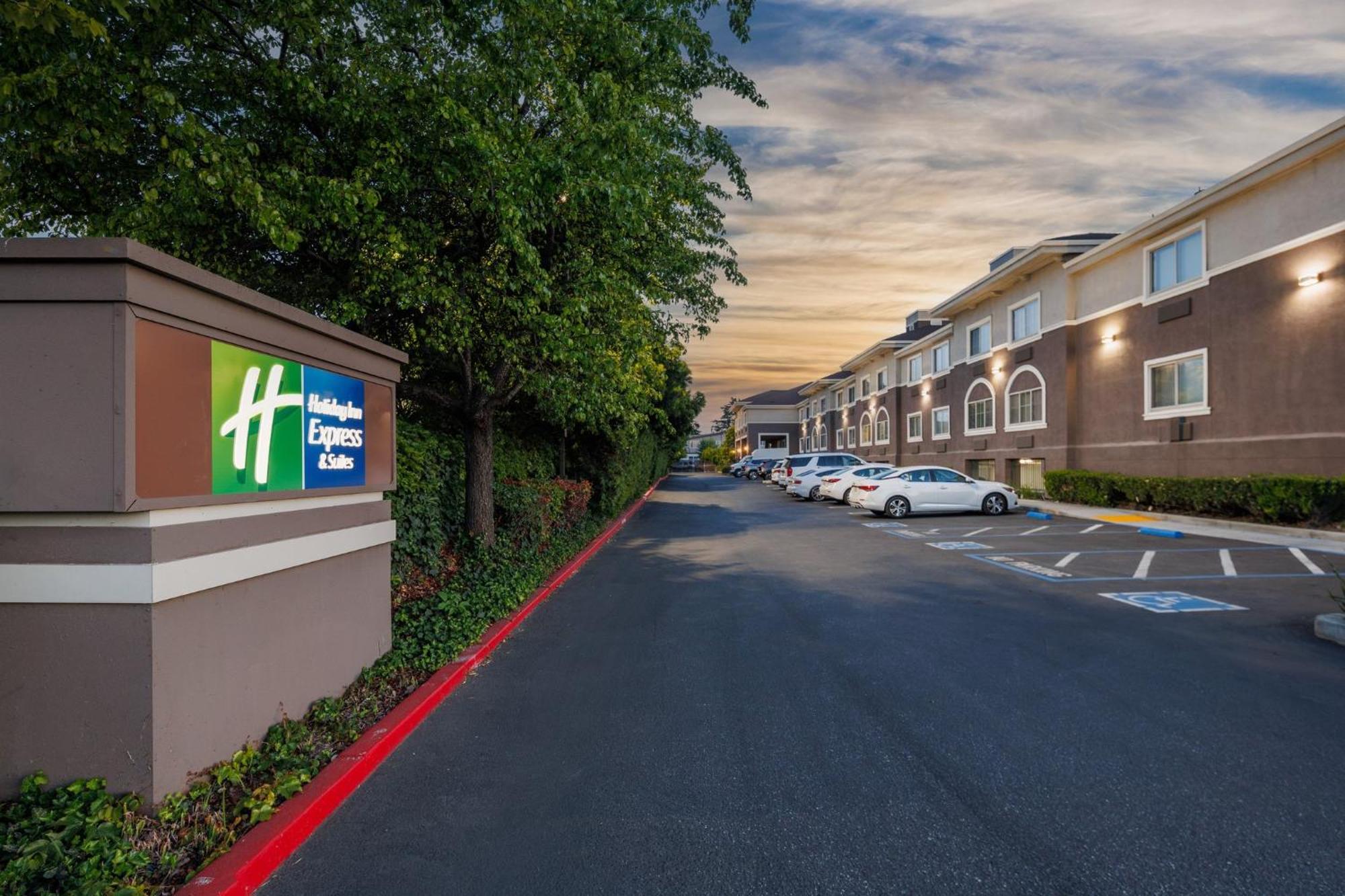 Holiday Inn Express & Suites Mountain View Silicon Valley By Ihg מראה חיצוני תמונה