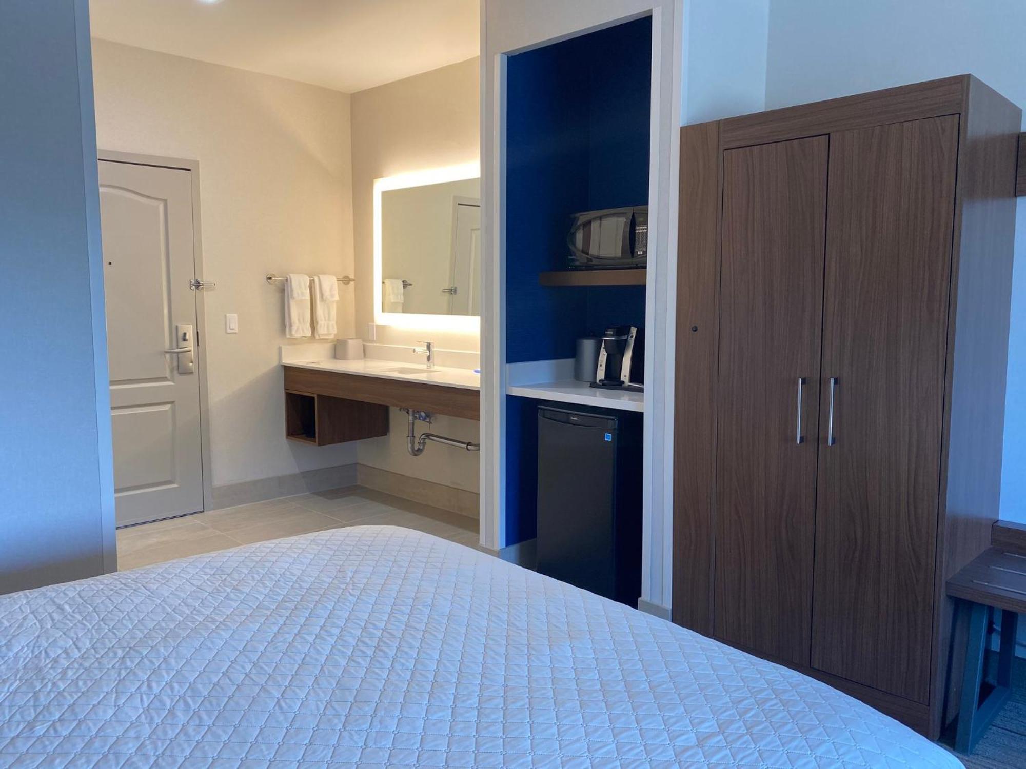 Holiday Inn Express & Suites Mountain View Silicon Valley By Ihg מראה חיצוני תמונה