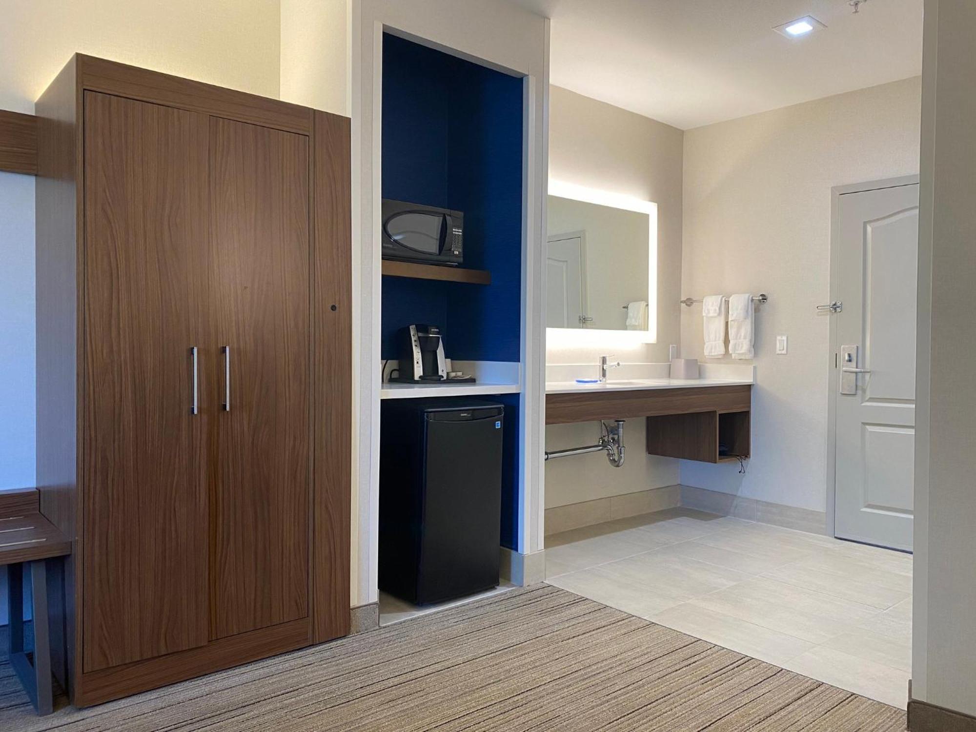 Holiday Inn Express & Suites Mountain View Silicon Valley By Ihg מראה חיצוני תמונה